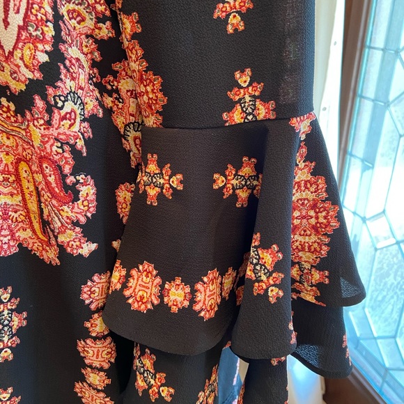 Lux11 Bohemian Red & Black Dress with layered ruffle bell sleeves size 4 - Picture 4 of 13